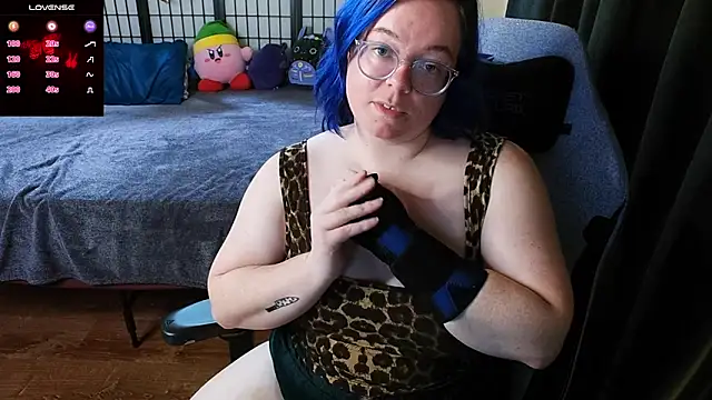 KiraSpitQueen online show from December 20, 3:36 am