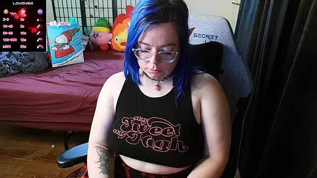 KiraSpitQueen online show from December 25, 10:16 pm