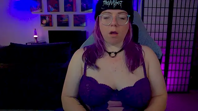 KiraSpitQueen online show from February 23, 4:43 am