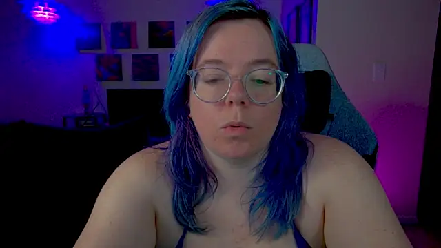KiraSpitQueen online show from June 24, 3:49 am