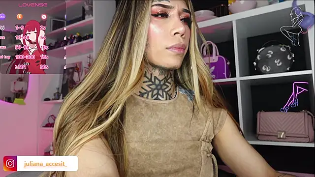 caroline cossei online show from February 8, 6:22 am