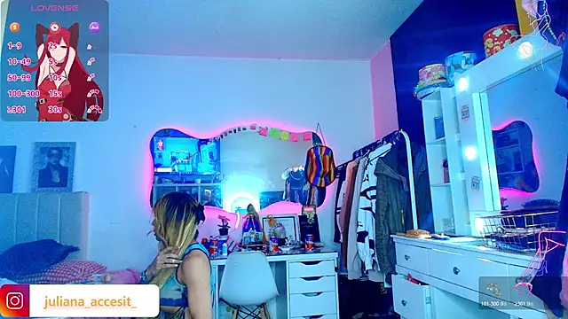 Snapshot of caroline_cossei chatting on April 29, 3:54 am caroline cossei online show from April 29, 3:54 am