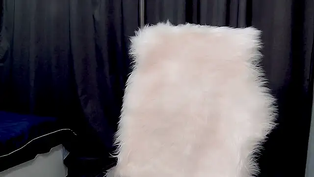 QueenOfUrKink online show from January 18, 12:35 am