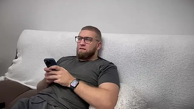 Bear bear  online show from December 19, 7:40 pm