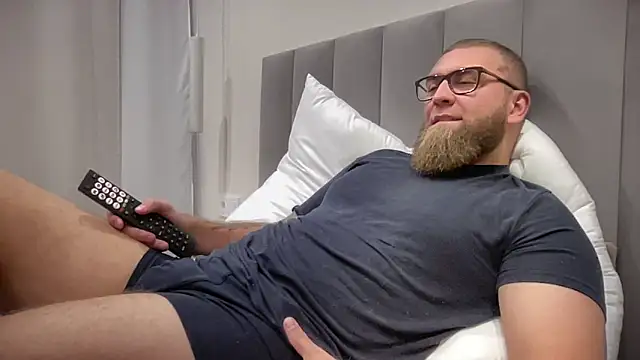 Bear bear  online show from October 5, 12:25 pm