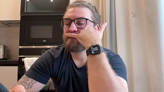 Bear bear  online show from April 10, 10:20 am