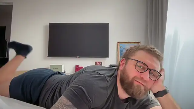 Bear bear  online show from April 22, 9:33 am