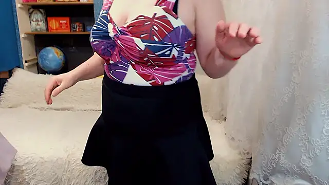 Rainbow lady online show from December 3, 3:11 pm