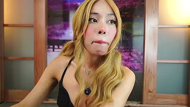 Snapshot of miss__maria chatting on October 6, 6:05 pm miss  maria online show from October 6, 6:05 pm