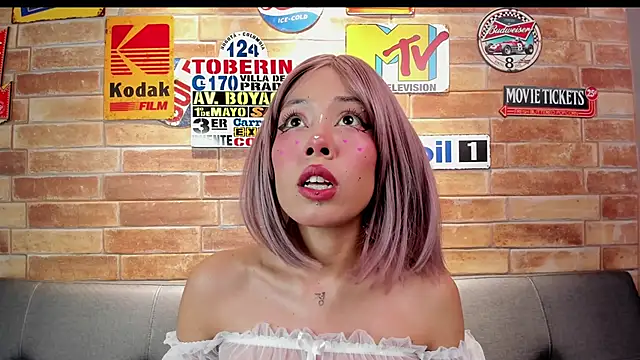 miss  maria online show from June 6, 2:00 pm