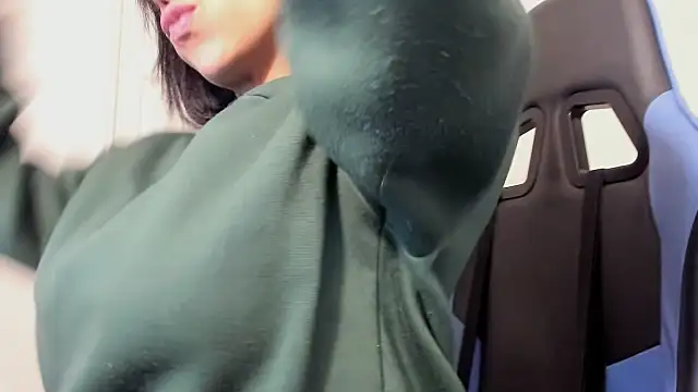 victoriachicas online show from January 4, 11:17 pm