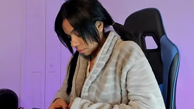 victoriachicas online show from January 16, 10:10 am