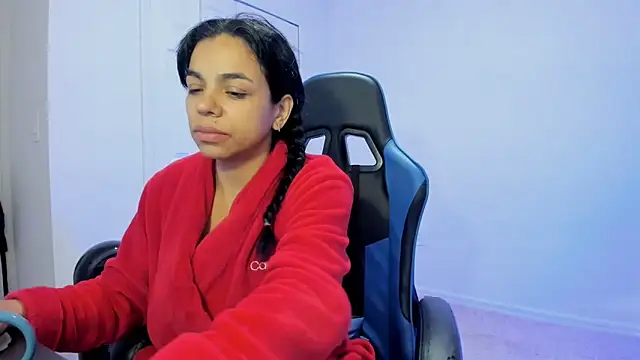 victoriachicas online show from January 20, 8:30 am