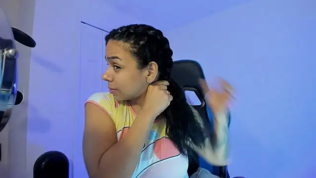 victoriachicas online show from January 21, 9:24 am