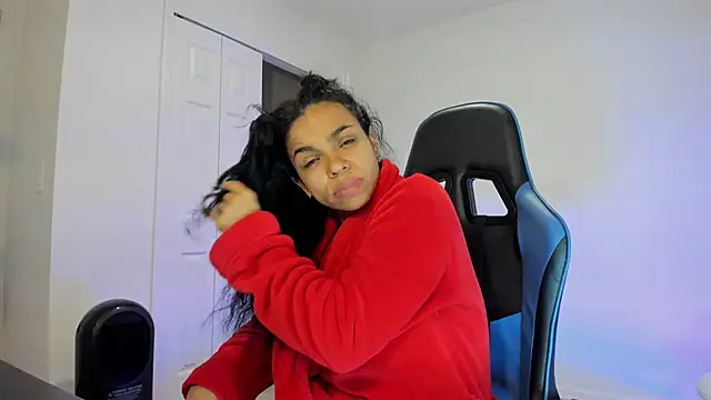 victoriachicas online show from January 31, 8:43 am