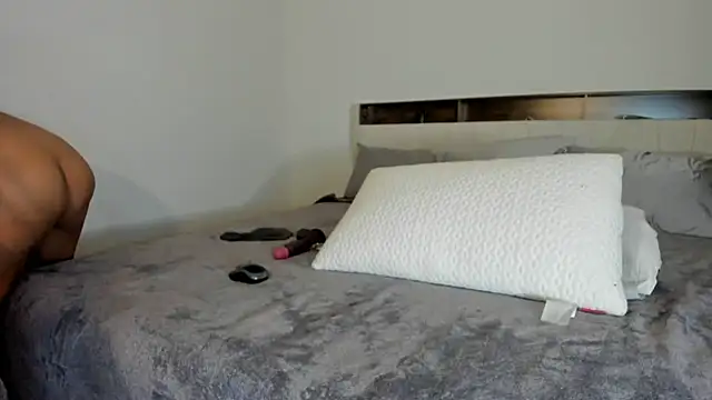 victoriachicas online show from March 12, 7:24 am