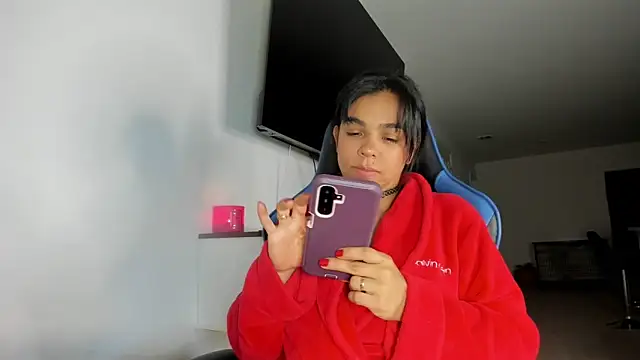 victoriachicas online show from October 21, 7:42 am