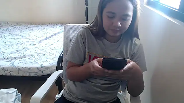 xTheLastVIRGINx online show from October 3, 5:15 am