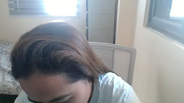 xTheLastVIRGINx online show from October 22, 6:35 am