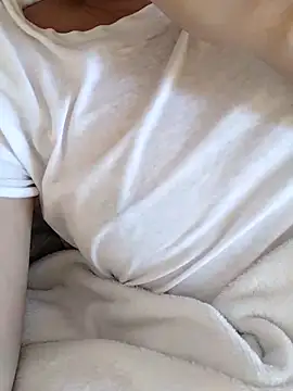 xTheLastVIRGINx online show from April 15, 12:06 am