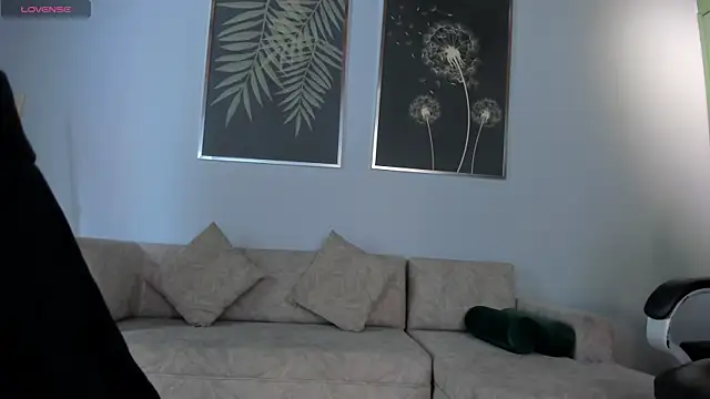 JuanitaClay online show from February 25, 4:21 pm