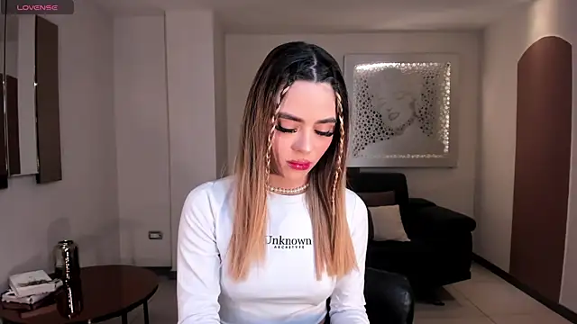 JuanitaClay online show from March 16, 10:42 pm