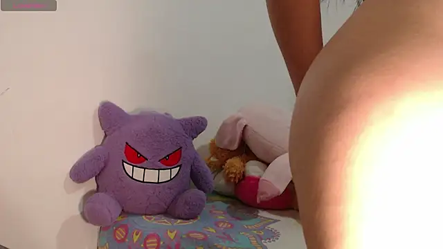ivannaah  online show from June 26, 6:29 am