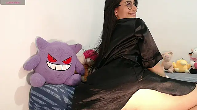 ivannaah  online show from July 7, 5:10 am