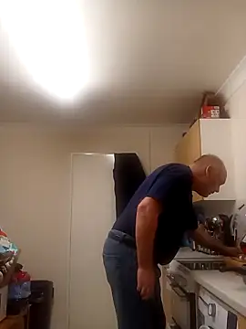 Snapshot of bigboy197311 chatting on January 22, 10:37 pm bigboy197311 online show from January 22, 10:37 pm