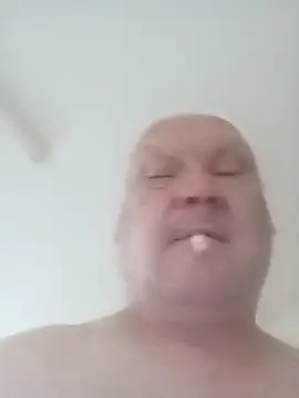 Snapshot of bigboy197311 chatting on October 8, 6:44 am bigboy197311 online show from October 8, 6:44 am