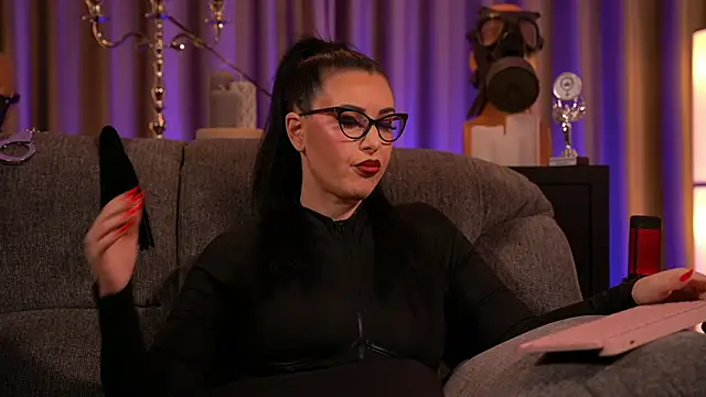 Snapshot of kelly_kent chatting on February 16, 3:15 am kelly kent online show from February 16, 3:15 am