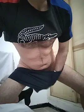 Snapshot of Manuel_Ferrara96 chatting on May 21, 7:26 am Manuel Ferrara96 online show from May 21, 7:26 am