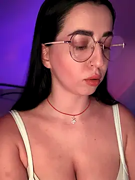 Snapshot of Emylia chatting on October 10, 3:00 pm Emylia online show from October 10, 3:00 pm