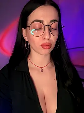 Emylia online show from December 18, 10:27 pm