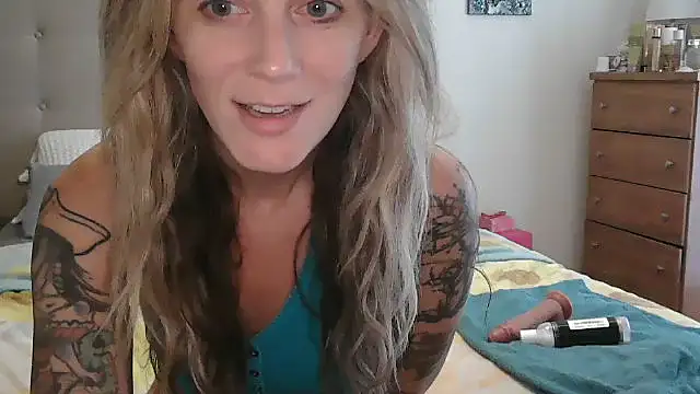 Heyitsmee33 online show from October 5, 1:09 pm