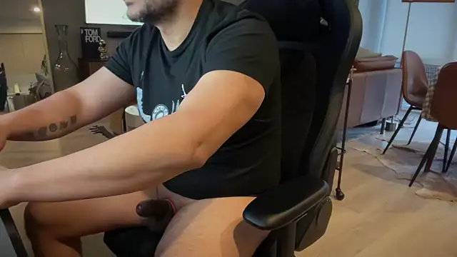 HungandThickLatin online show from January 30, 1:22 am