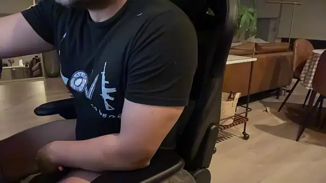 HungandThickLatin online show from February 14, 10:17 am