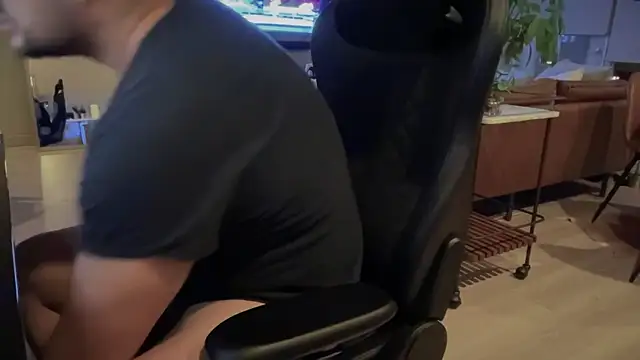 HungandThickLatin online show from February 26, 4:47 am