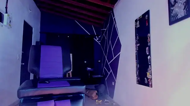 Snapshot of ink_demonxxx chatting on November 5, 2:11 am ink demonxxx online show from November 5, 2:11 am