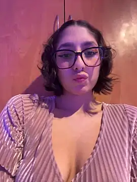 Snapshot of aurora_xoxo chatting on December 15, 3:24 am aurora xoxo online show from December 15, 3:24 am