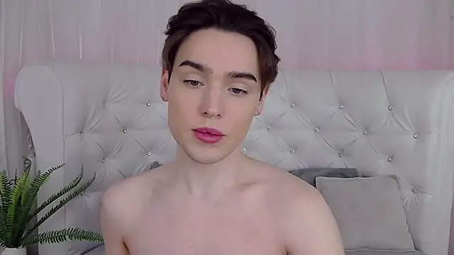 RobbyCharming online show from April 11, 4:17 am