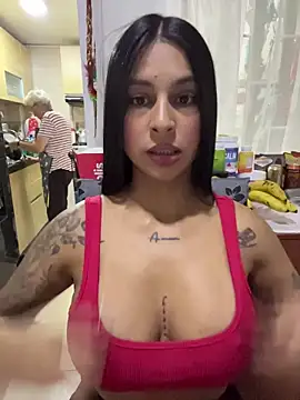 Snapshot of charlotte_stevenss_ chatting on May 18, 2:56 pm charlotte stevenss online show from May 18, 2:56 pm