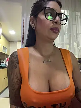 Snapshot of charlotte_stevenss_ chatting on May 19, 1:17 pm charlotte stevenss online show from May 19, 1:17 pm