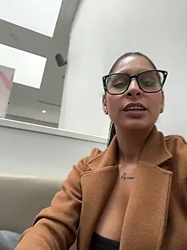 Snapshot of charlotte_stevenss_ chatting on May 20, 4:46 pm charlotte stevenss online show from May 20, 4:46 pm