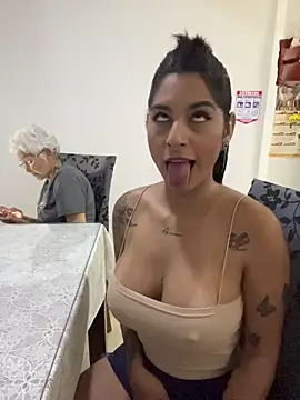 Snapshot of charlotte_stevenss_ chatting on May 26, 3:08 pm charlotte stevenss online show from May 26, 3:08 pm