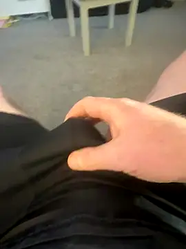 Averagematt1991 online show from December 3, 2:37 pm