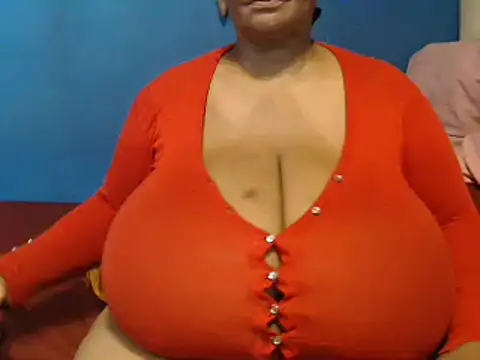 Snapshot of CUTEFIRMMELONSS chatting on December 31, 2:58 pm CUTEFIRMMELONSS online show from December 31, 2:58 pm