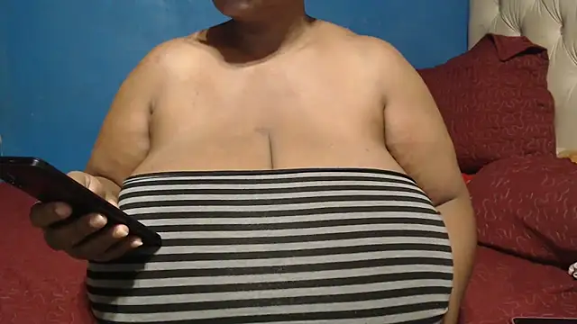 CUTEFIRMMELONSS online show from April 15, 3:24 am