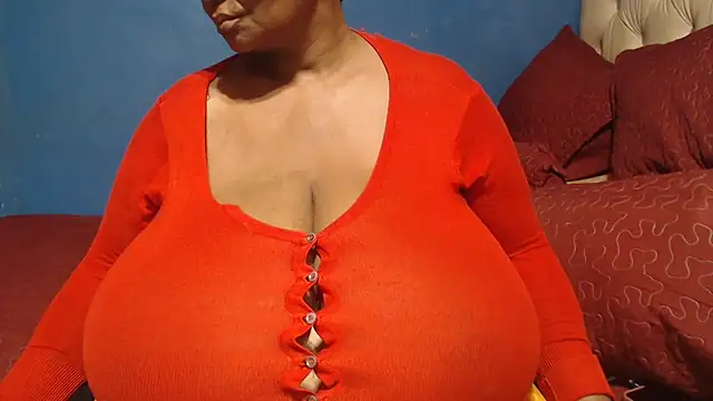 CUTEFIRMMELONSS online show from April 19, 5:45 pm