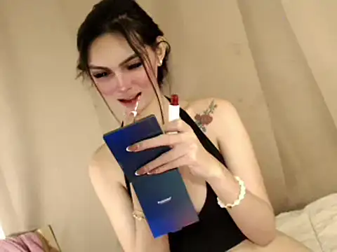 ehotlovea  online show from March 13, 1:18 pm